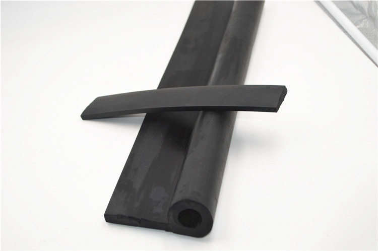 solid epdm rubber extrusion (1).JPG